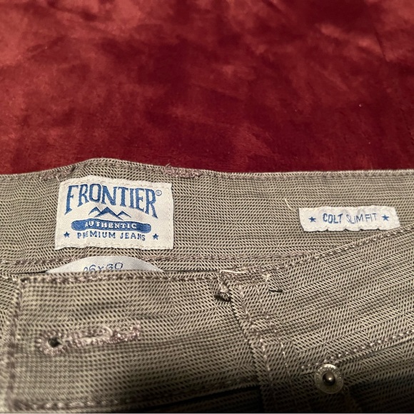 Frontier Jeans - Picture 2 of 4